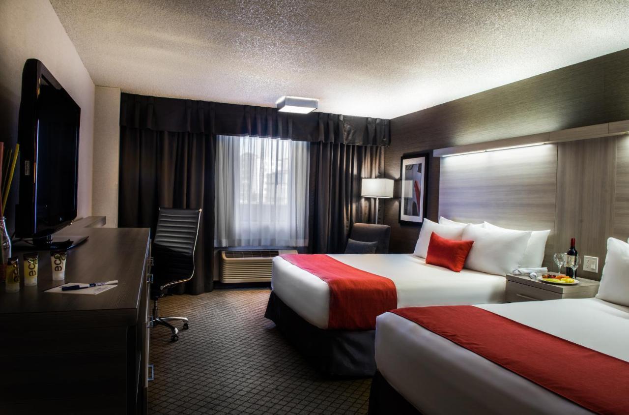 Best Western Plus Village Park Inn YYC Екстериор снимка