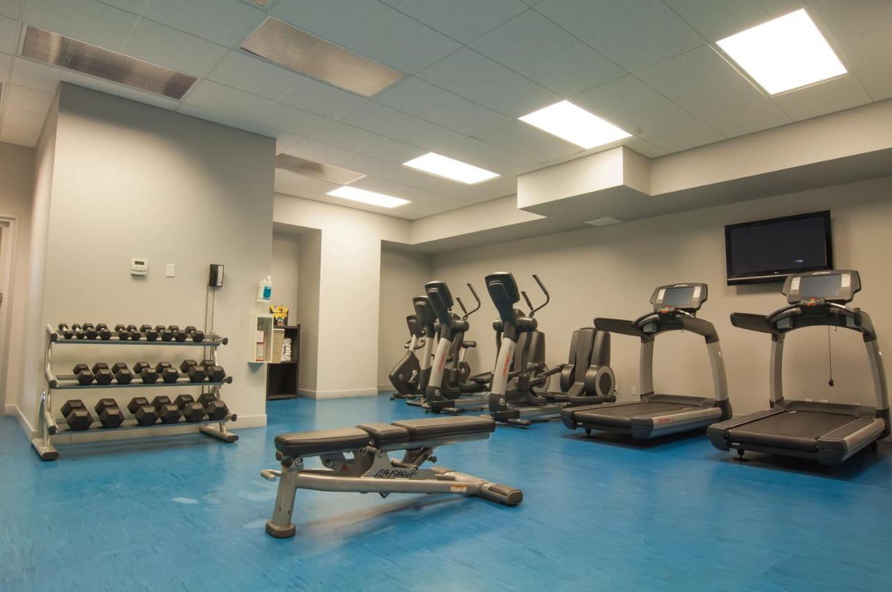 Best Western Plus Village Park Inn YYC Екстериор снимка